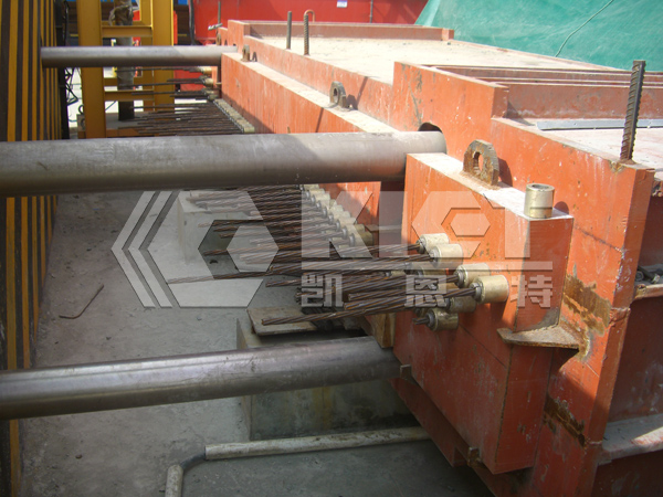 Tensioning Hydraulic Jacks for Pre-stressing Steel Strands in Precast Box Girders