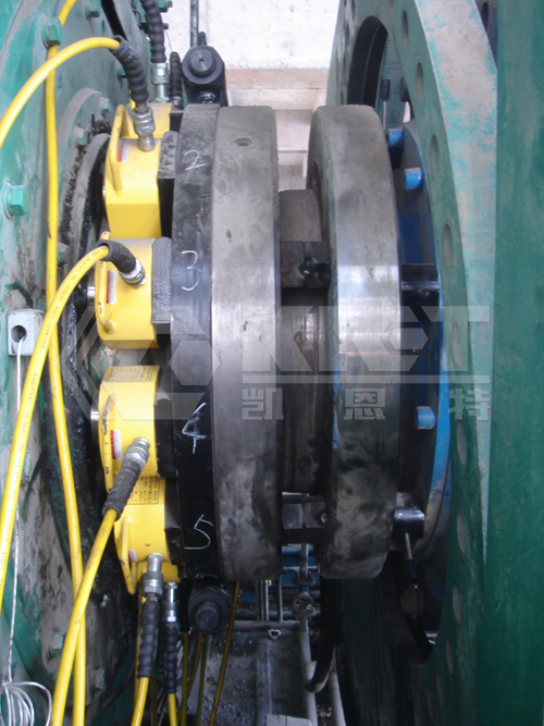 Hydraulic Jack-Up System（Synchronous Separation of Roller Press and Gearbox）