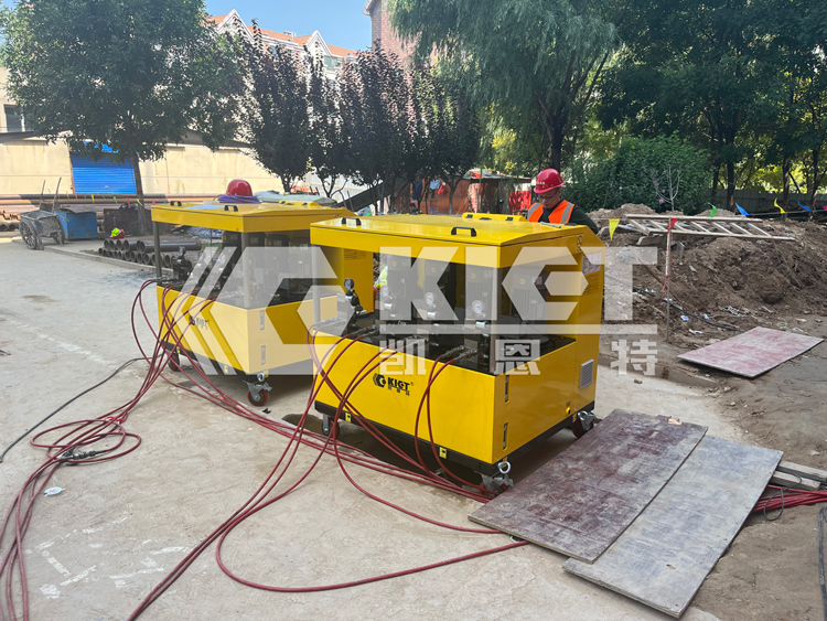 Construction site of high-rise building lifting correction