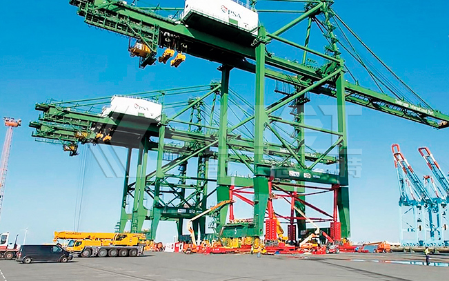 SPMT For Transporting Marine Engineering Equipment Such As Quayside Cranes, Gantry Cranes, Cranes, And Ship Loaders