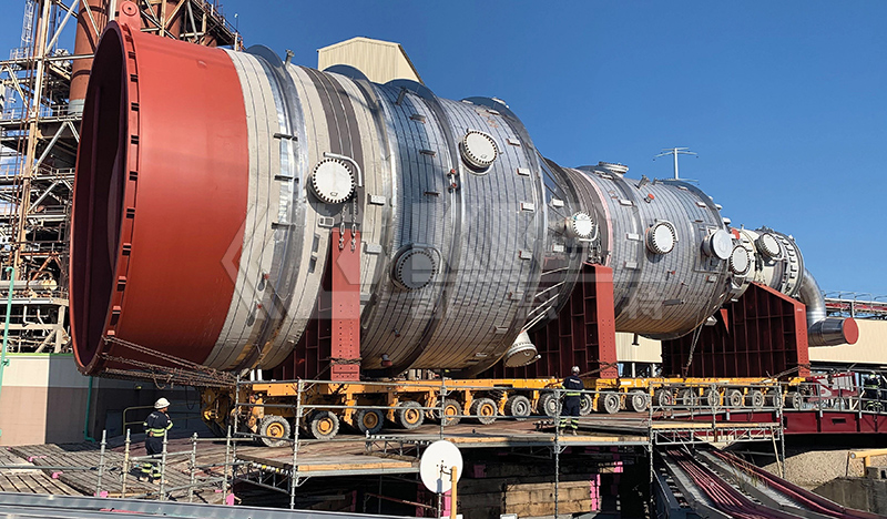 SPMT For Relocating And Positioning Refinery Vacuum Towers