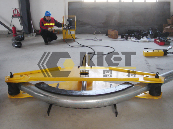 Hydraulic pipe benders used for petrochemical pipeline bending