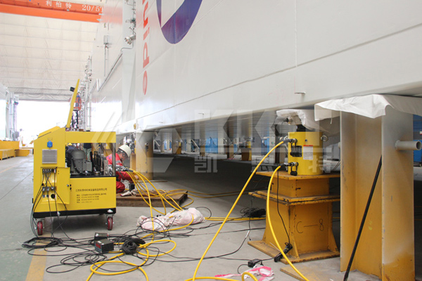 On-site Installation of Weighing Hydraulic Jacks