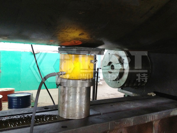 Single-Acting Low-Profile Hydraulic Cylinders for Lifting Large Mill Rolls in Steel Plants