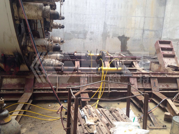 Double-Acting Hydraulic Cylinders for Synchronized Installation of Tunnel Boring Machines (TBMs)