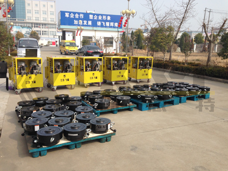36-point Synchronized Lifting System used for rubber bearing replacement on Shanghai Lupu Bridge