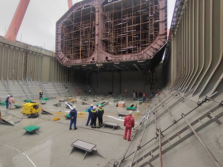 Smart Synchronized Leveling System ensured precision for A-type tank installation