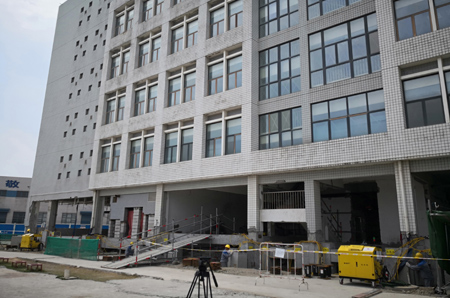 48-point Synchronized Lifting System corrected nuclear power plant administration building