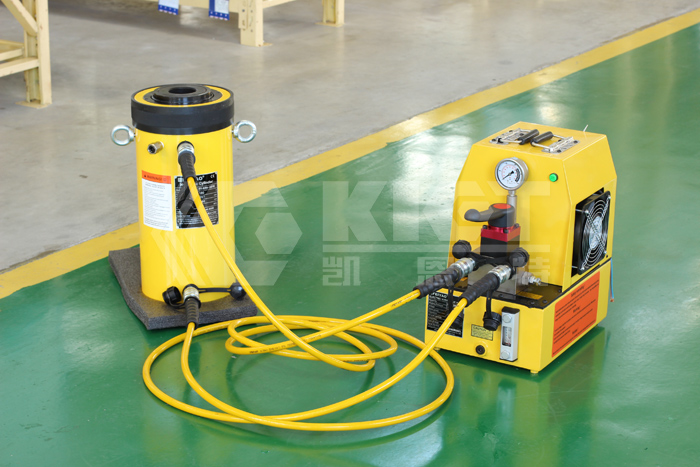 100T hollow plunger hydraulic cylinder is equipped with 0.55KW electric hydraulic pump