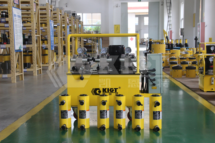 30T hollow plunger hydraulic cylinder is equipped with 2.2KW electric hydraulic pump (One drive six)