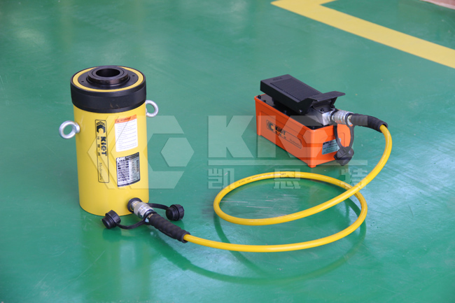 Supporting scheme of 60T hollow plunger hydraulic cylinder and hydraulic hand pump