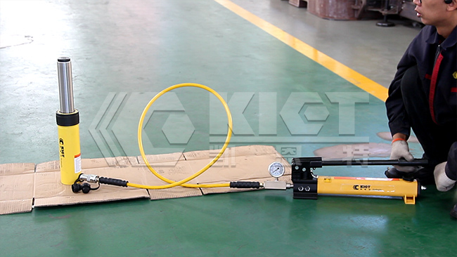 RC-258 Single-Acting Jack & P392 Hand Pump: Quick Demo