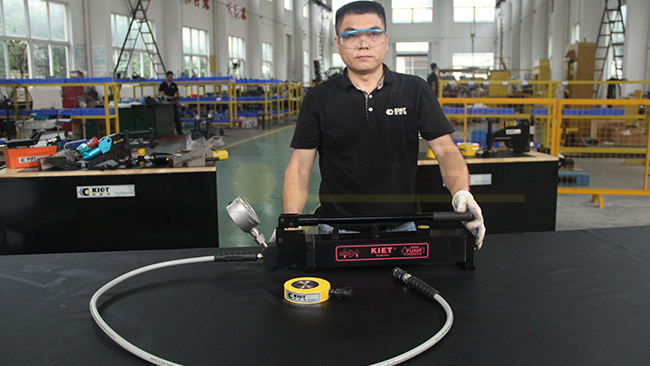 Ultra-Thin, Ultra-Strong: High-Pressure Jack & P2000 Pump Demo