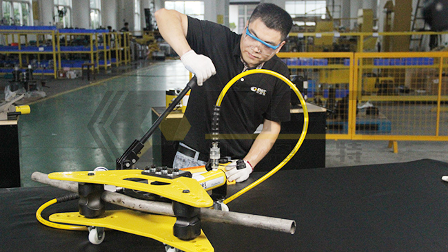 Bending Made Simple: Hydraulic Pipe Bender & P392 Pump in Real-World Use