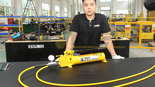 Step-by-Step: How to Use the KET-P84 Manual Hydraulic Pump
