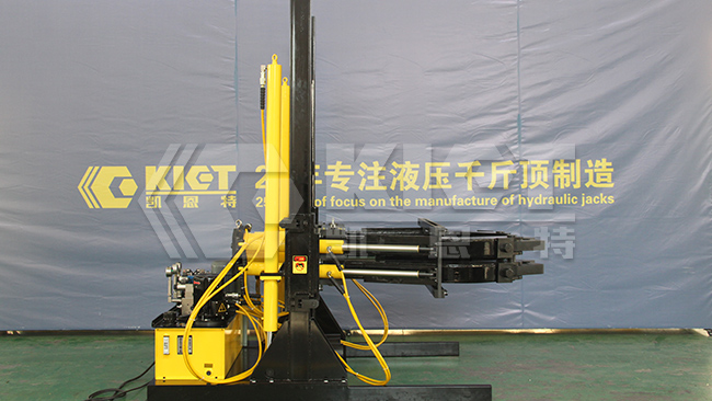 Gear Pulling Reinvented: 200-Ton Mobile Hydraulic Puller at Work