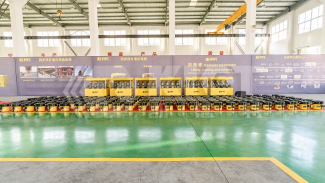 Automation Meets Strength: PLC-Controlled Synchronous Lifting with Self-Locking Jacks