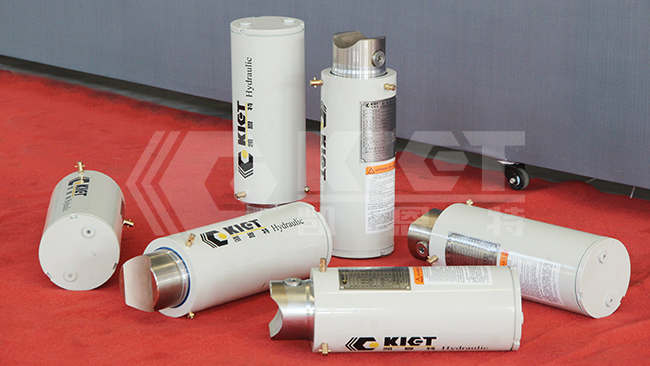 Custom Solutions at Sea: Hydraulic Cylinders for Hatch Covers and Marine Applications